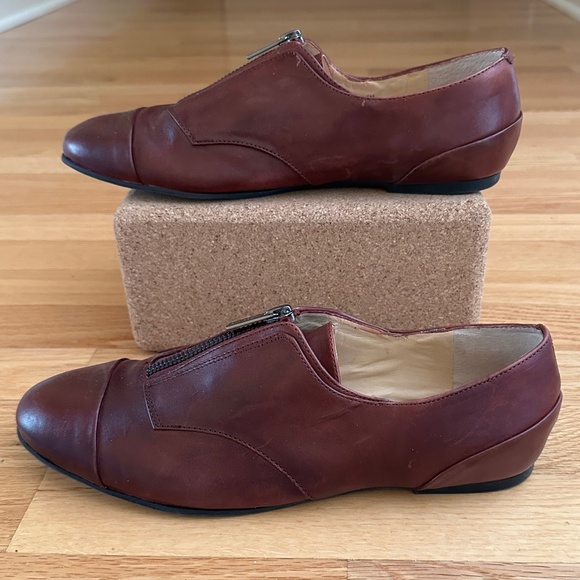 Gianni Bini Burgundy Leather Loafers with Zipper Size 9.5M Womens - Picture 2 of 15